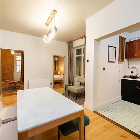 Appartement Maison Chic - Newly Renovated 3br In Center Istambul